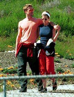 Brad e Jennifer nell'aprile 2001